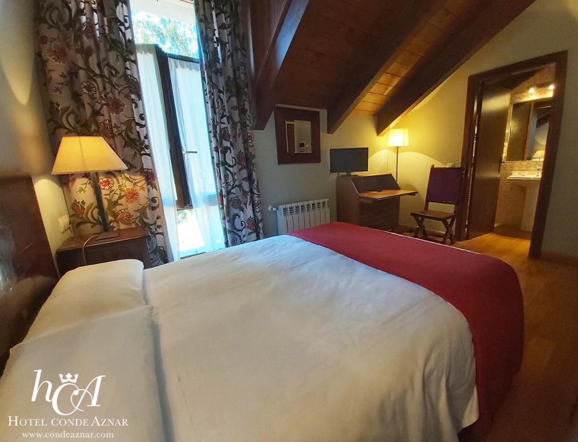 Conde Aznar Hotel Хака Екстериор снимка