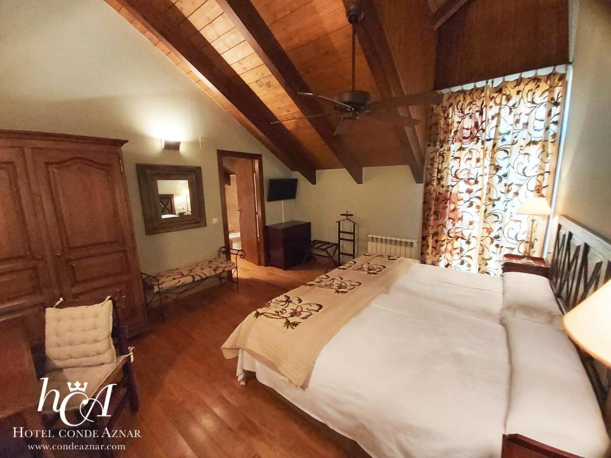 Conde Aznar Hotel Хака Екстериор снимка