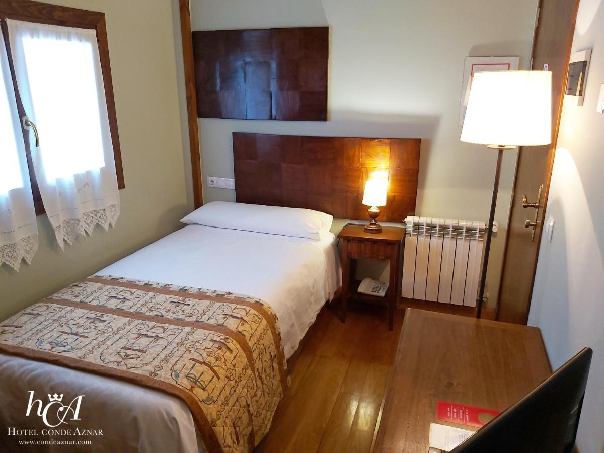 Conde Aznar Hotel Хака Екстериор снимка