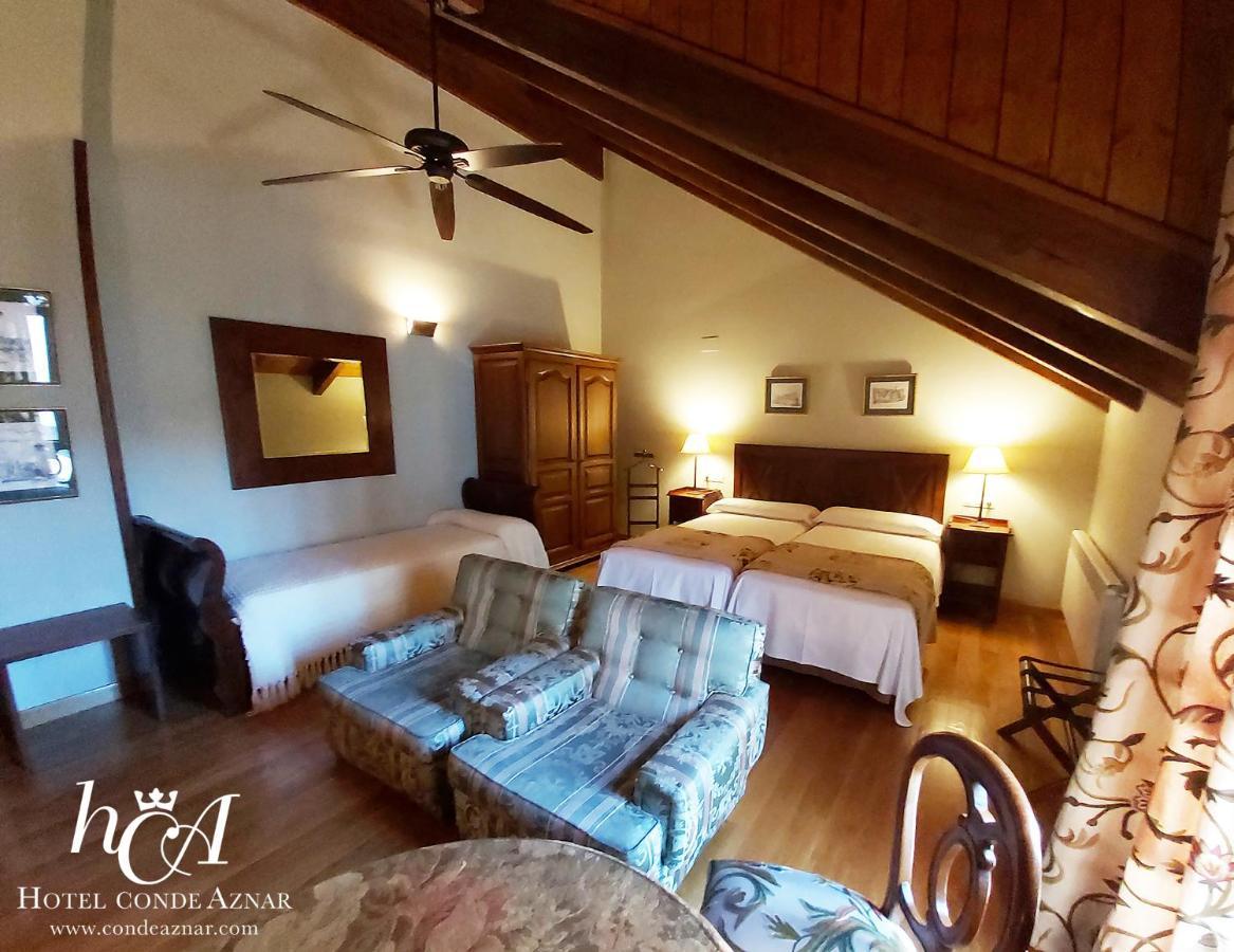 Conde Aznar Hotel Хака Екстериор снимка