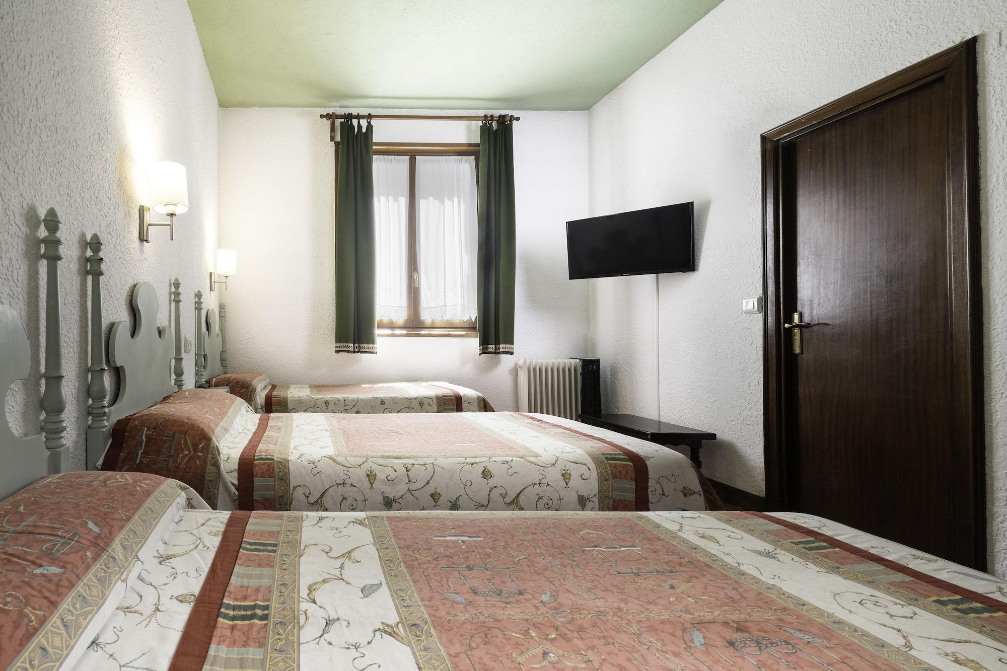 Conde Aznar Hotel Хака Екстериор снимка
