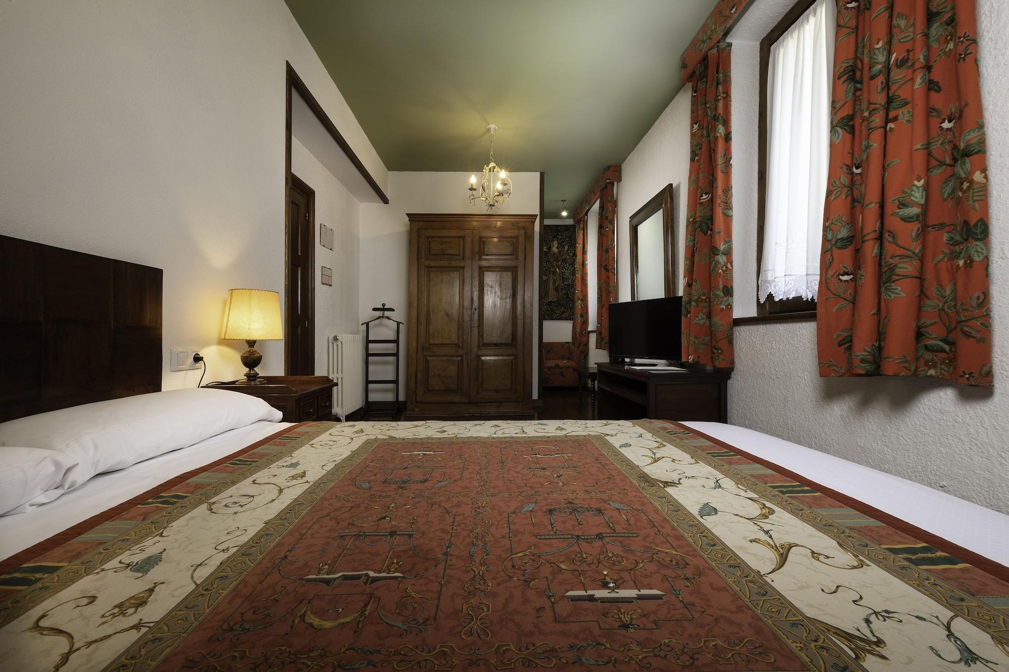 Conde Aznar Hotel Хака Екстериор снимка