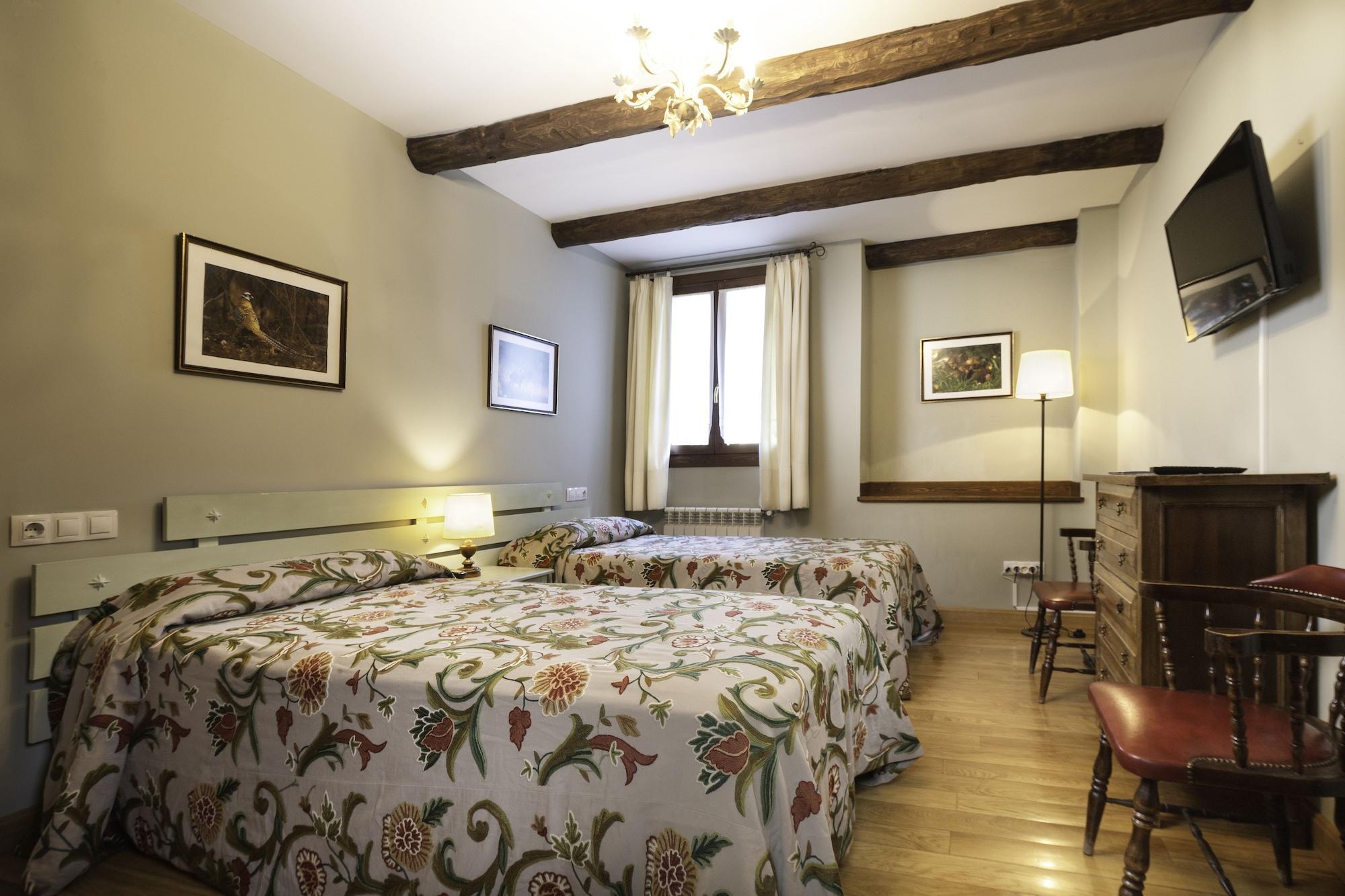 Conde Aznar Hotel Хака Екстериор снимка