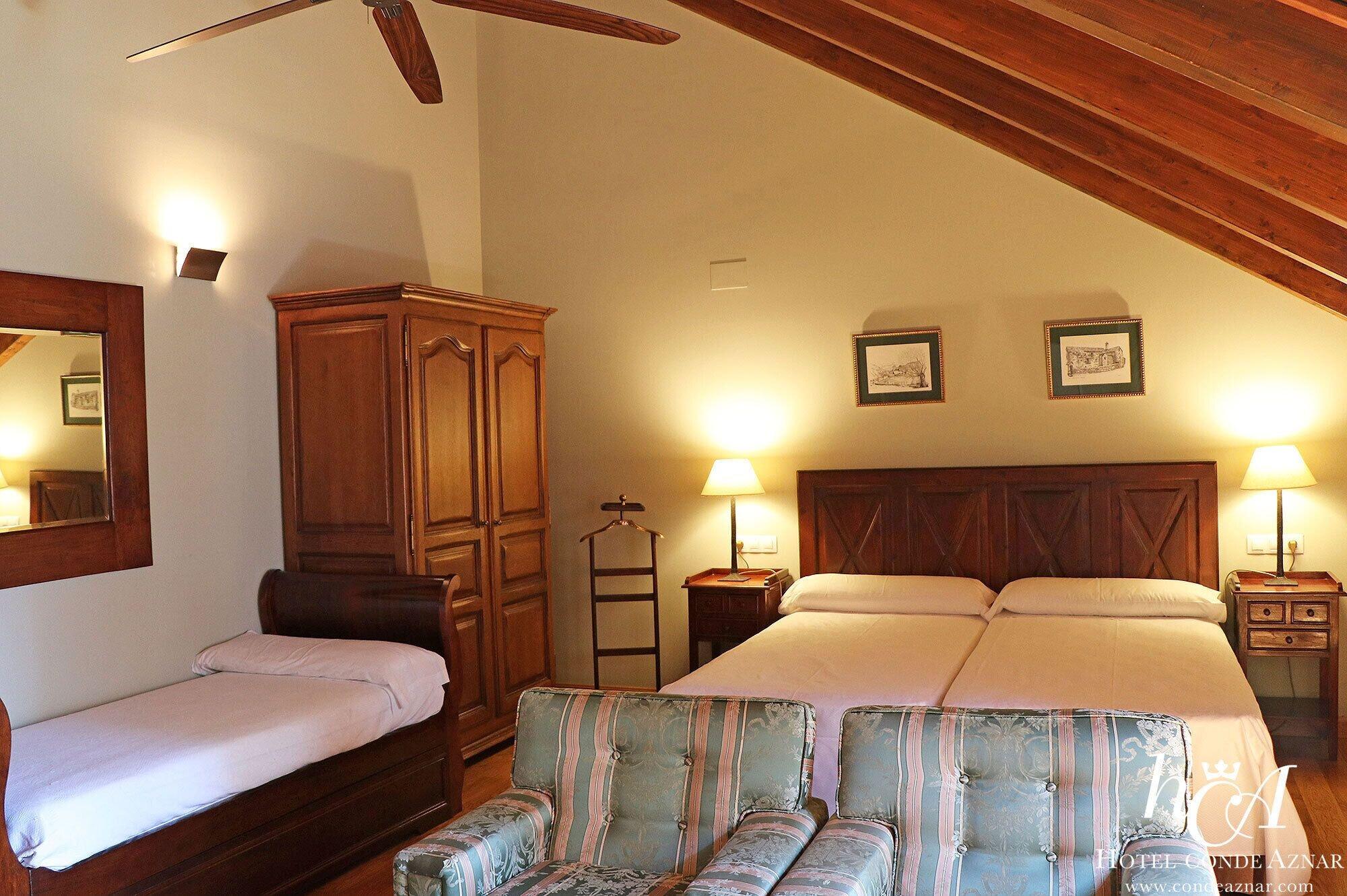 Conde Aznar Hotel Хака Екстериор снимка