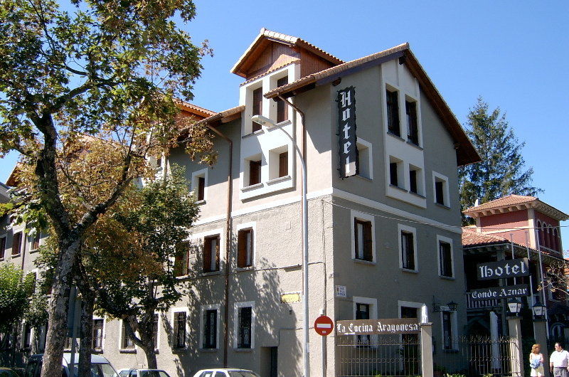 Conde Aznar Hotel Хака Екстериор снимка