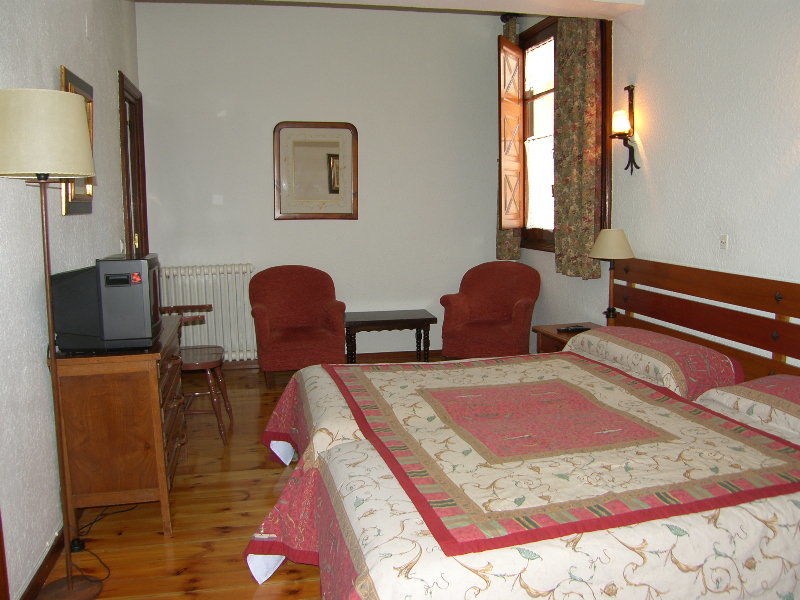 Conde Aznar Hotel Хака Екстериор снимка